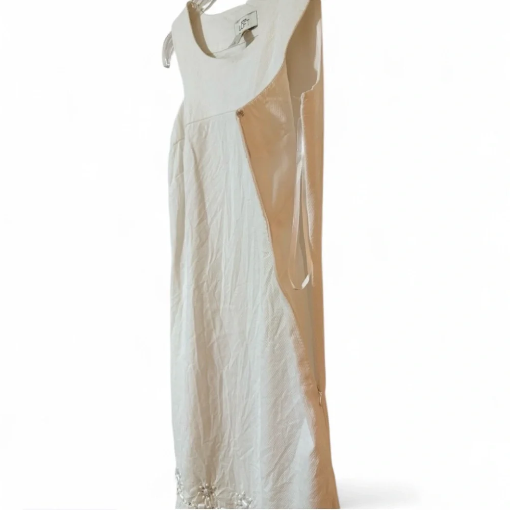 Ann Taylor LOFT White Sleeveless Sheath Dress - Beaded Floral Hem - Size 0 - Picture 5 of 8